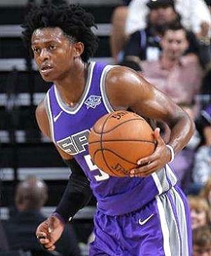 2025年12月2日，湖人 vs 太阳，湖人背靠背迎战太阳，双方实力悬殊，湖人状态火热，太阳面临两连败困境。