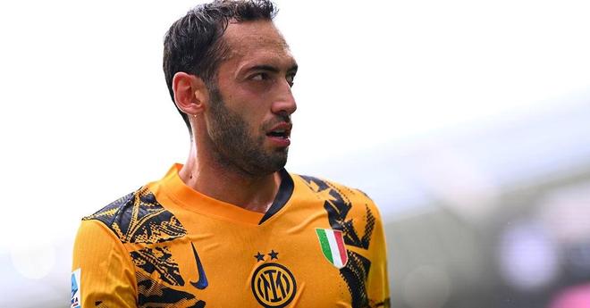 每体：巴萨内部对亚马尔每次客场都成为“头号公敌”感到担忧