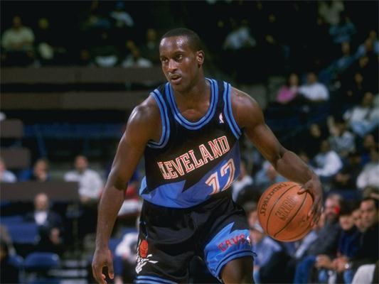 NBA杯战报：瓦塞尔35分，穆雷空砍37分，马刺139-136掘金