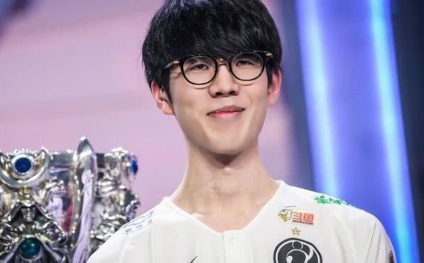 澳门12月博彩毛收入同比跌2% 疫情后首次出现倒退