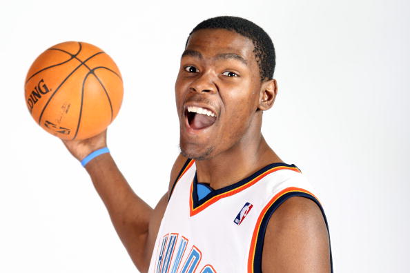 争议判罚点燃全场，两队差点动手