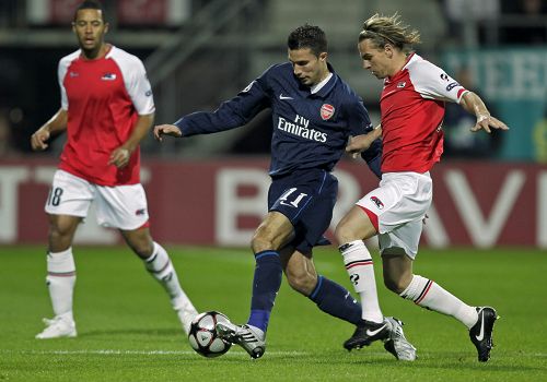 NBA:雄鹿队客场97-100火箭队.