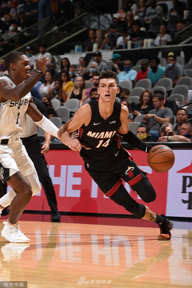 國足前鋒疑 國足前鋒疑